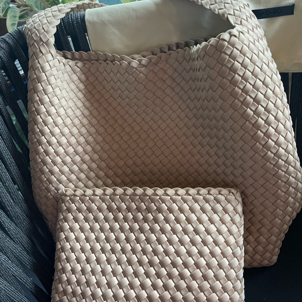 NAGHEDI Nomad hobo.